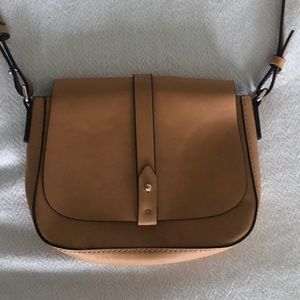 GAP Crossbody